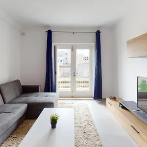 Modern 3-bedroom Apartament